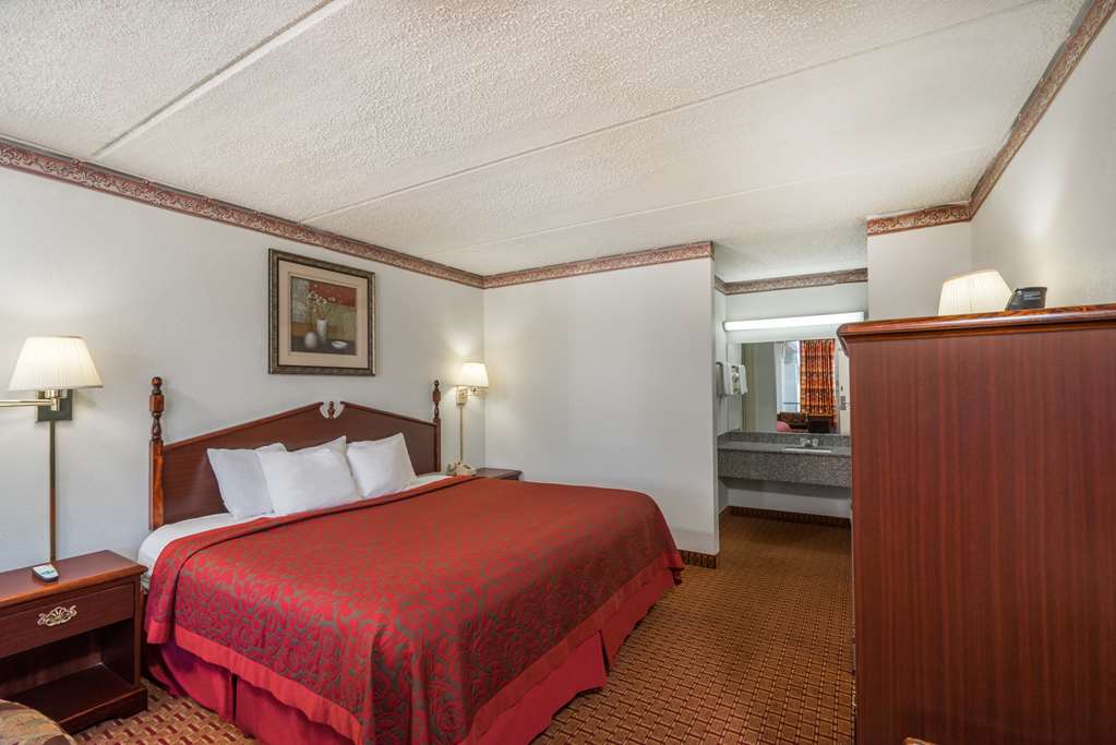 Days Inn Hurricane Mills - thumb 4