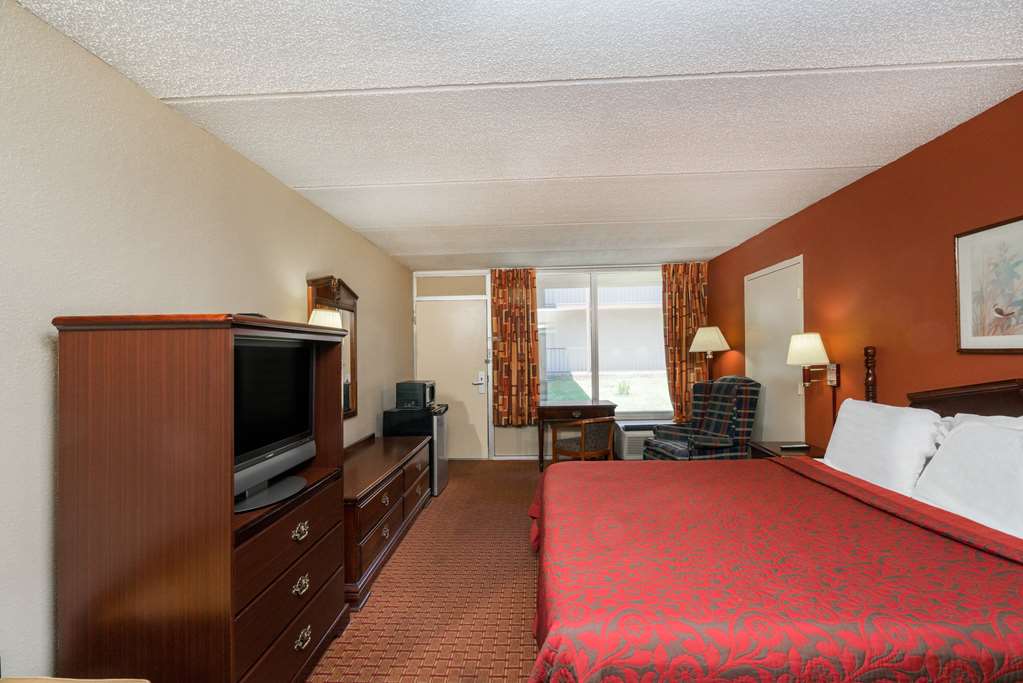 Days Inn Hurricane Mills - thumb 7