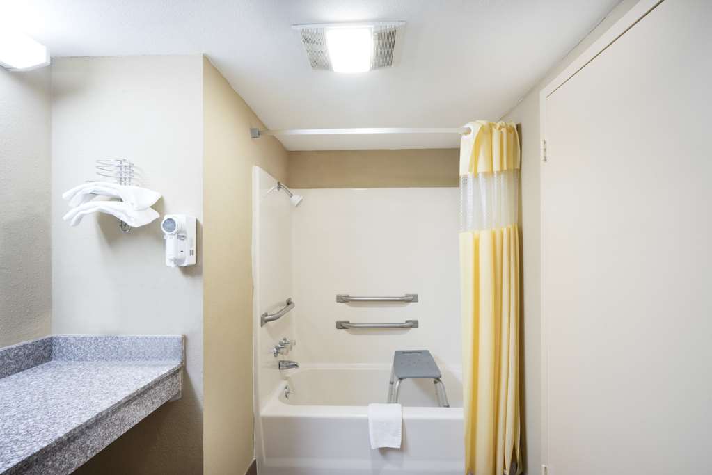 Days Inn Hurricane Mills - thumb 8
