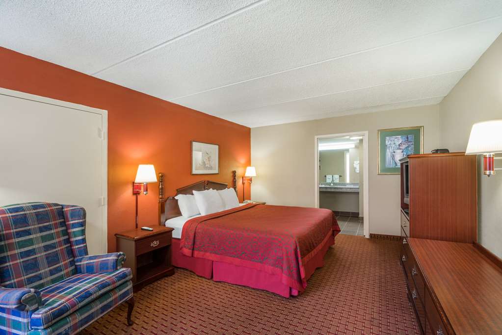 Days Inn Hurricane Mills - thumb 10