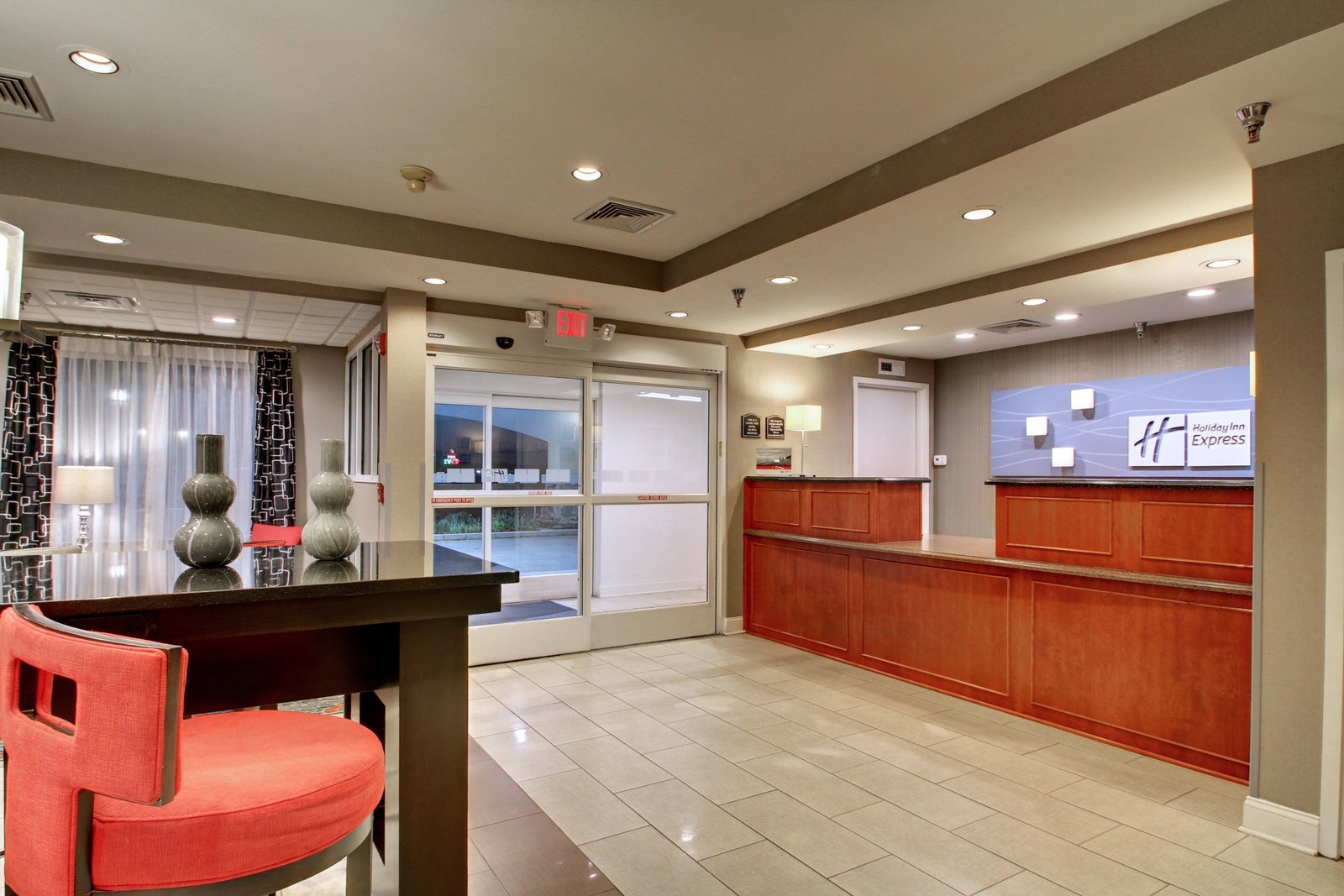 Holiday Inn Express - thumb 1