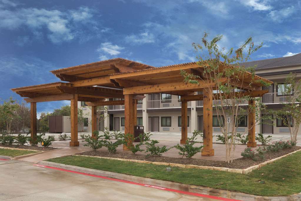 Baymont Inn/Suites Bryan College Station - thumb 0