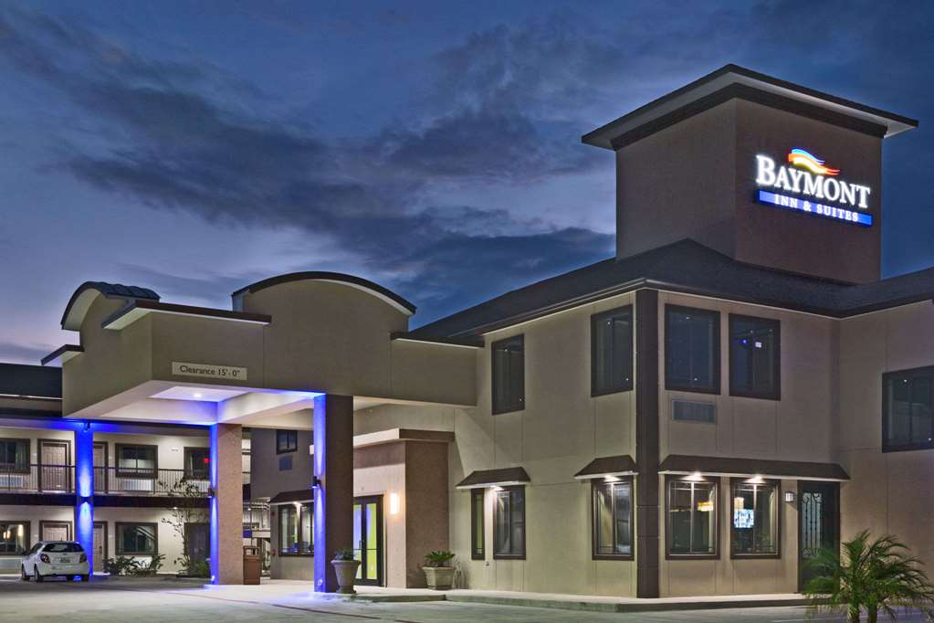 Baymont Inn/Suites Bryan College Station - thumb 1
