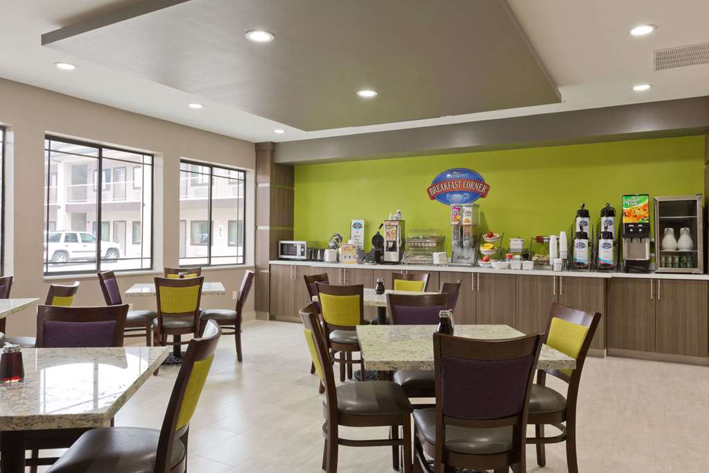 Baymont Inn/Suites Bryan College Station - thumb 14
