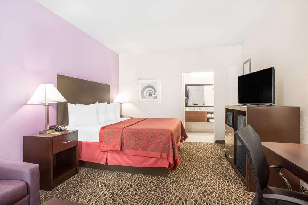 Days Inn Bryan - thumb 2