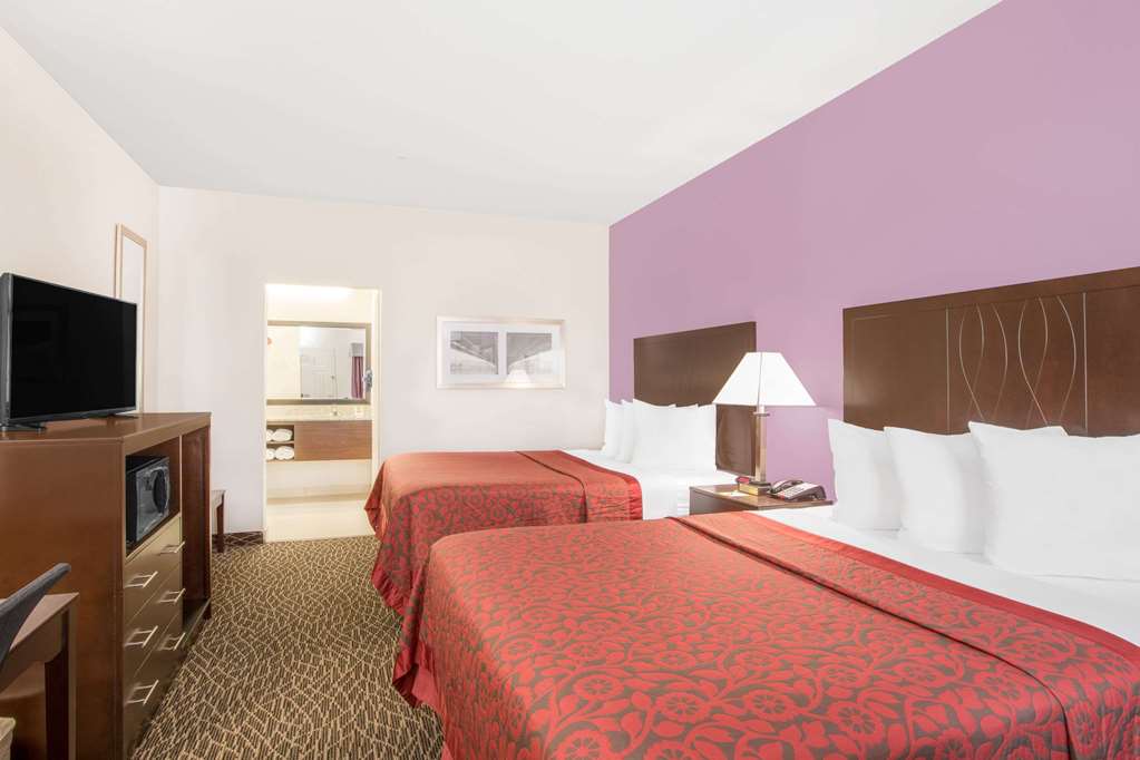 Days Inn Bryan - thumb 3