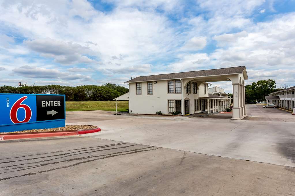 Motel 6 Bryan - thumb 7