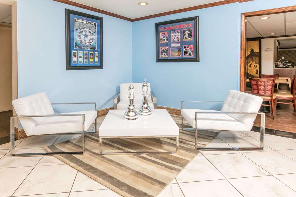 Baymont Inn & Suites Arlington - thumb 1