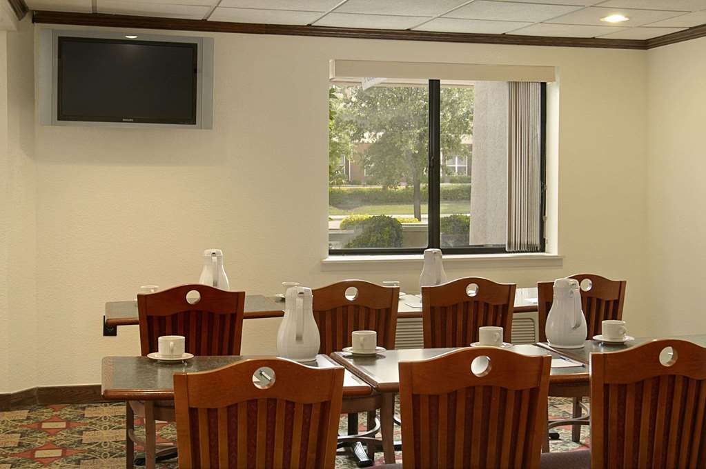 Baymont Inn & Suites Arlington - thumb 9