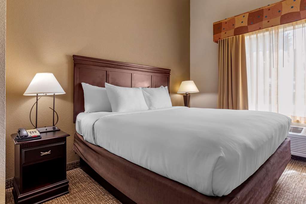 Comfort Suites - thumb 8