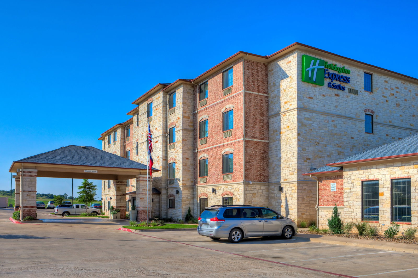 Holiday Inn Express & Suites Granbury - thumb 1