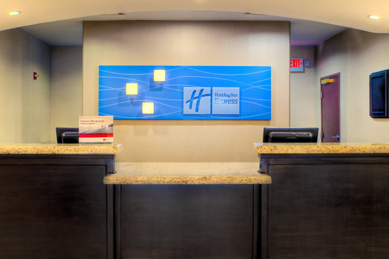 Holiday Inn Express & Suites Granbury - thumb 4