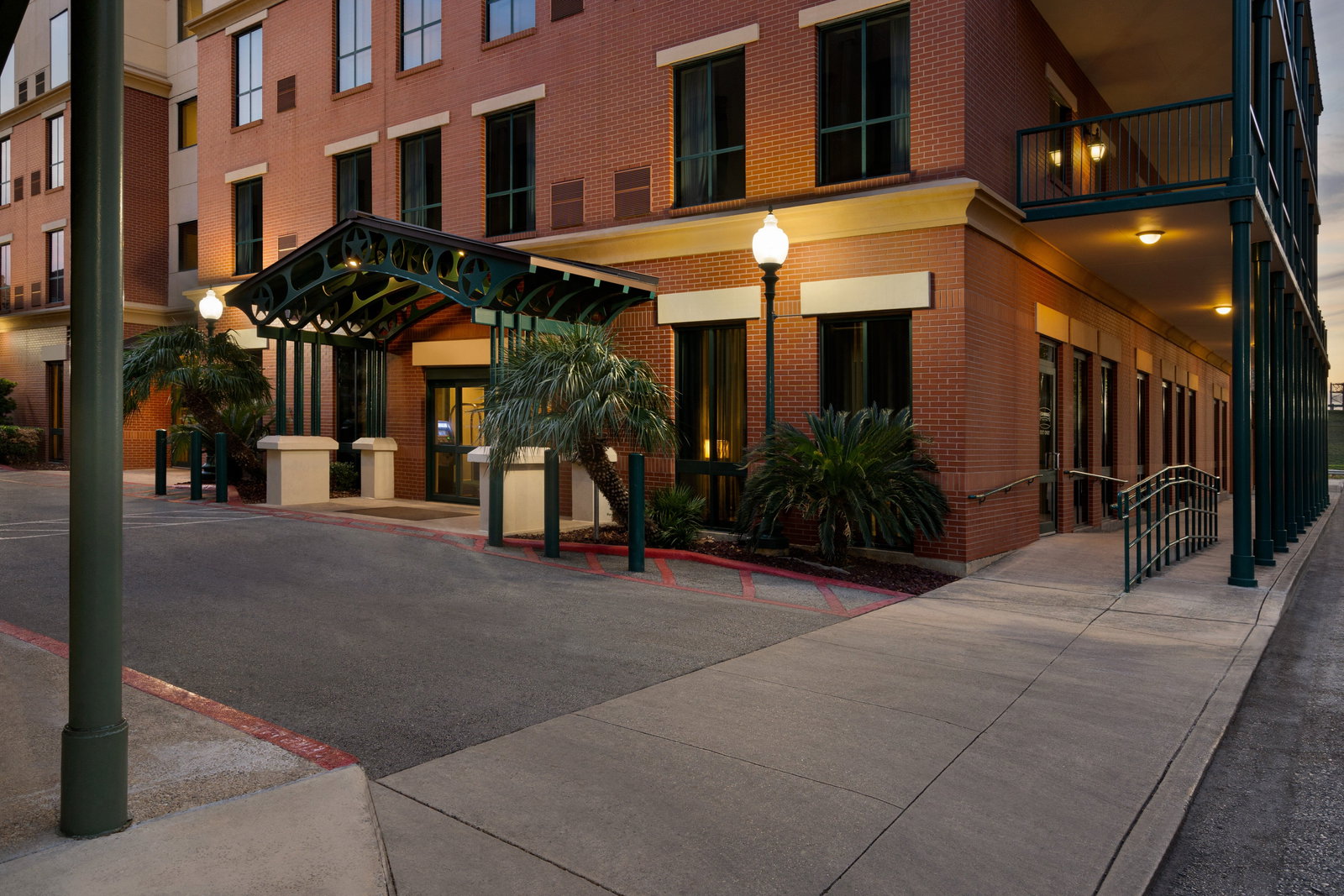 Staybridge Suites - thumb 2