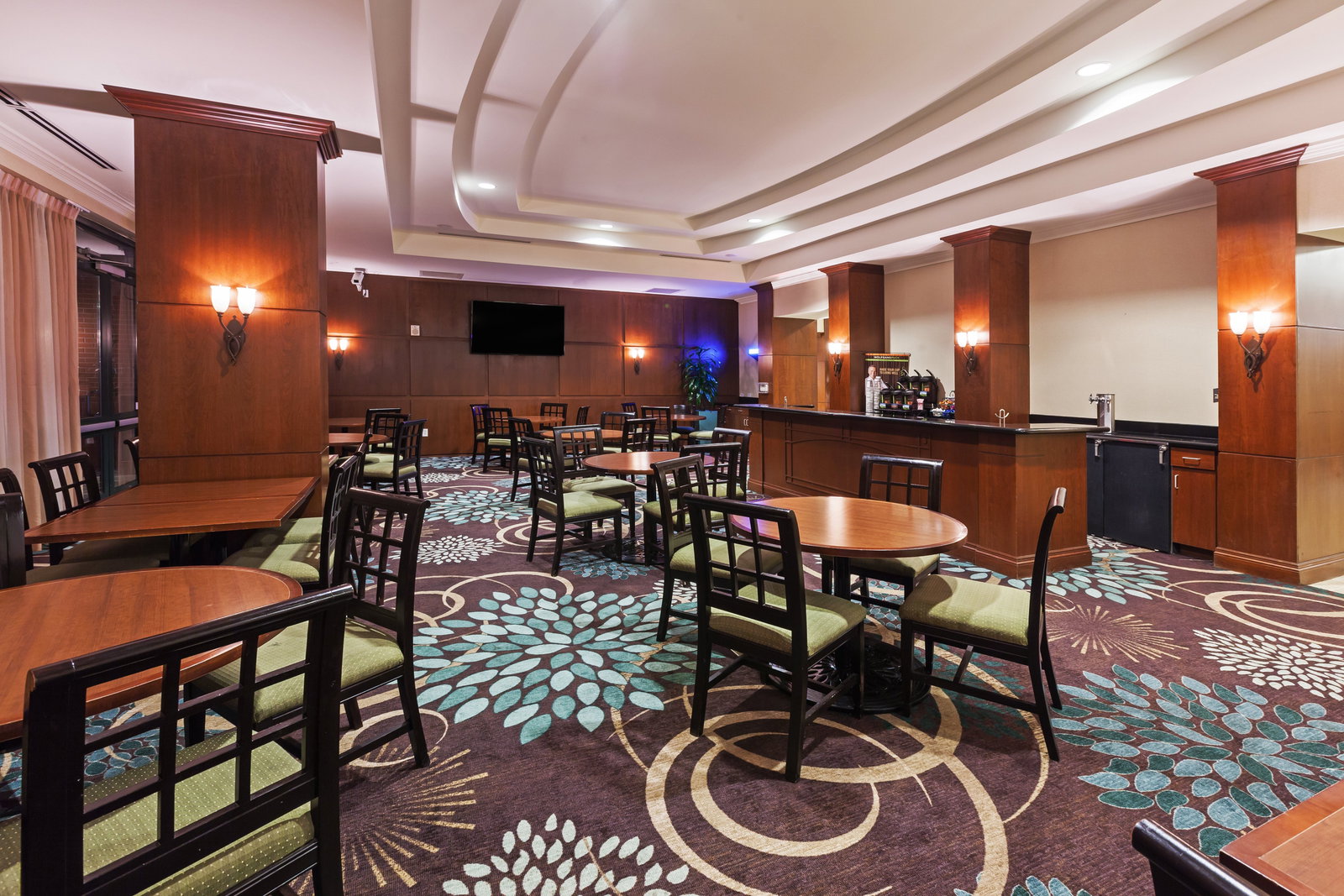 Staybridge Suites - thumb 11