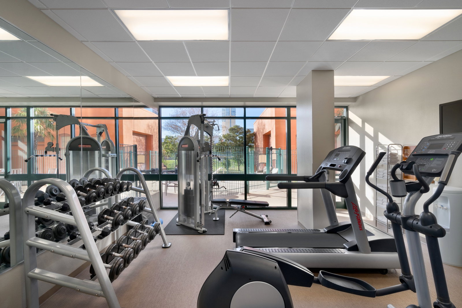 Staybridge Suites - thumb 14