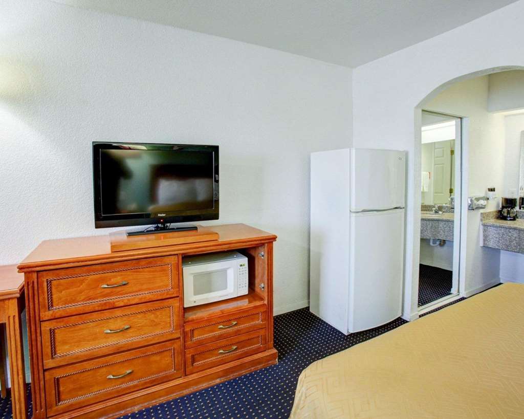 Econo Lodge - thumb 7