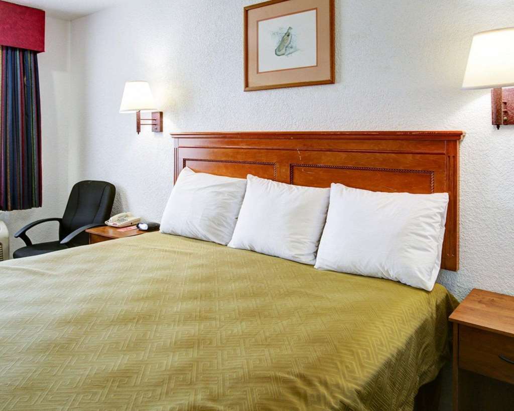 Econo Lodge - thumb 8