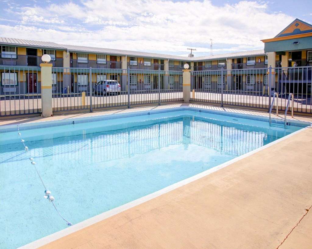 Econo Lodge - thumb 10