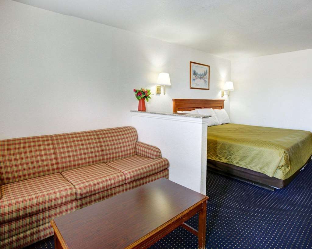 Econo Lodge - thumb 14