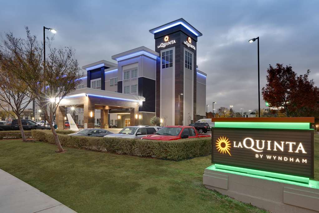 La Quinta Inn & Suites Dallas Love Field - thumb 2