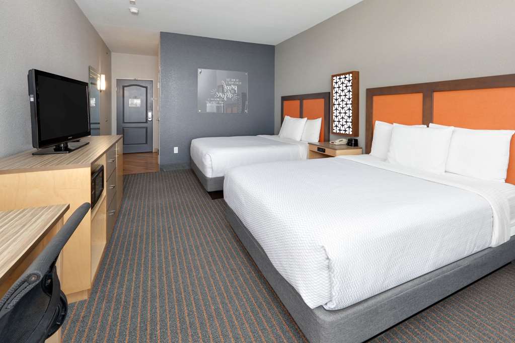 La Quinta Inn & Suites Dallas Love Field - thumb 8