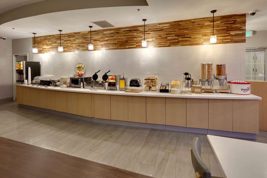 La Quinta Inn & Suites Dallas Love Field - thumb 16