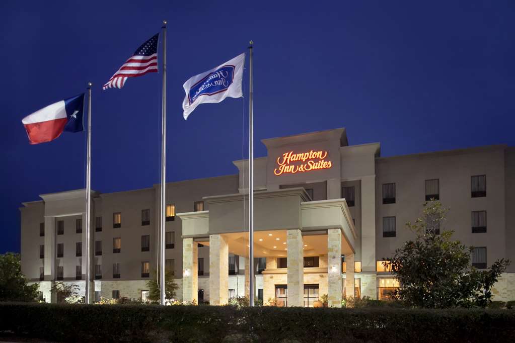 Hampton Inn & Suites Conroe - thumb 1