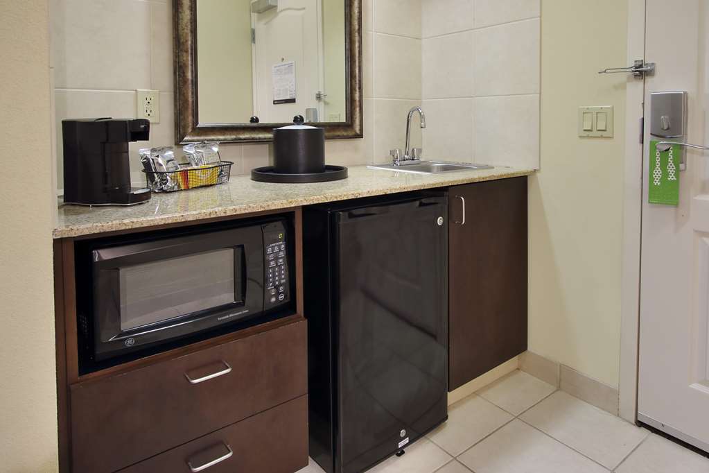 Hampton Inn & Suites Conroe - thumb 14
