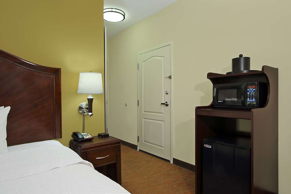 Hampton Inn & Suites Conroe - thumb 16