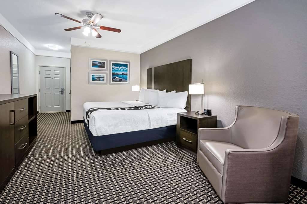 La Quinta Inn & Suites Conroe - thumb 8