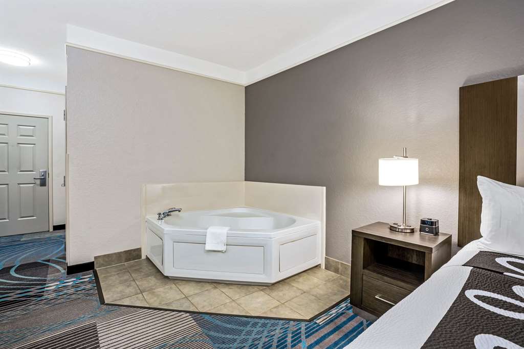 La Quinta Inn & Suites Conroe - thumb 13