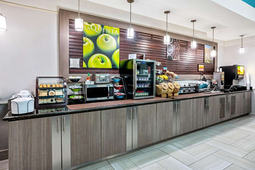 La Quinta Inn & Suites Conroe - thumb 16