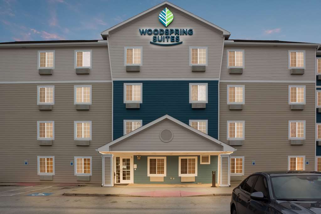 WoodSpring Suites Conroe - thumb 0