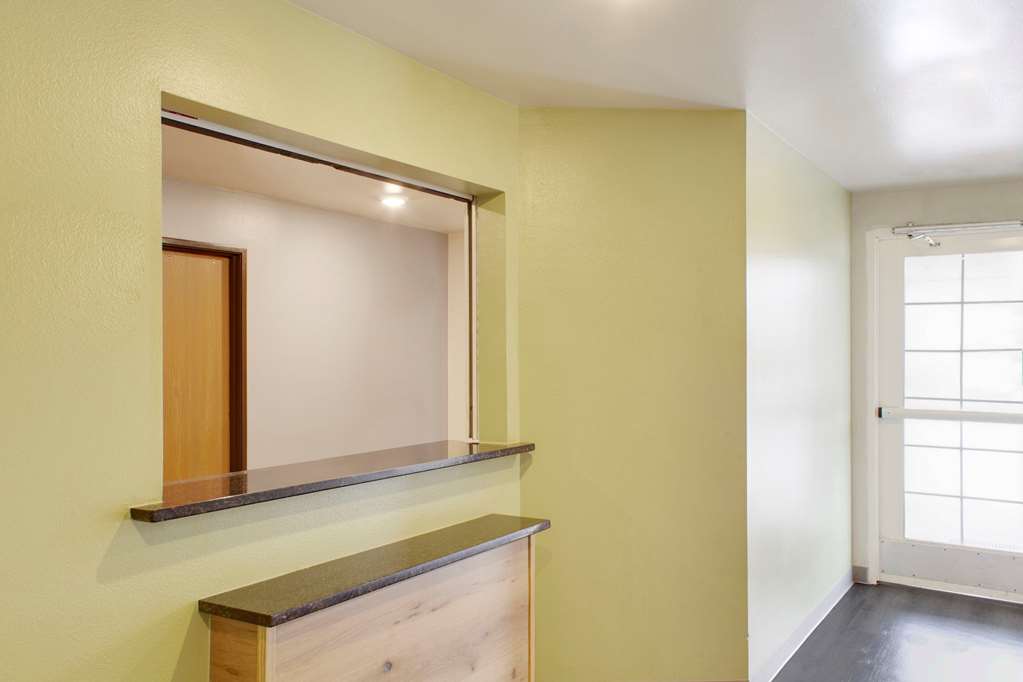 WoodSpring Suites Conroe - thumb 5