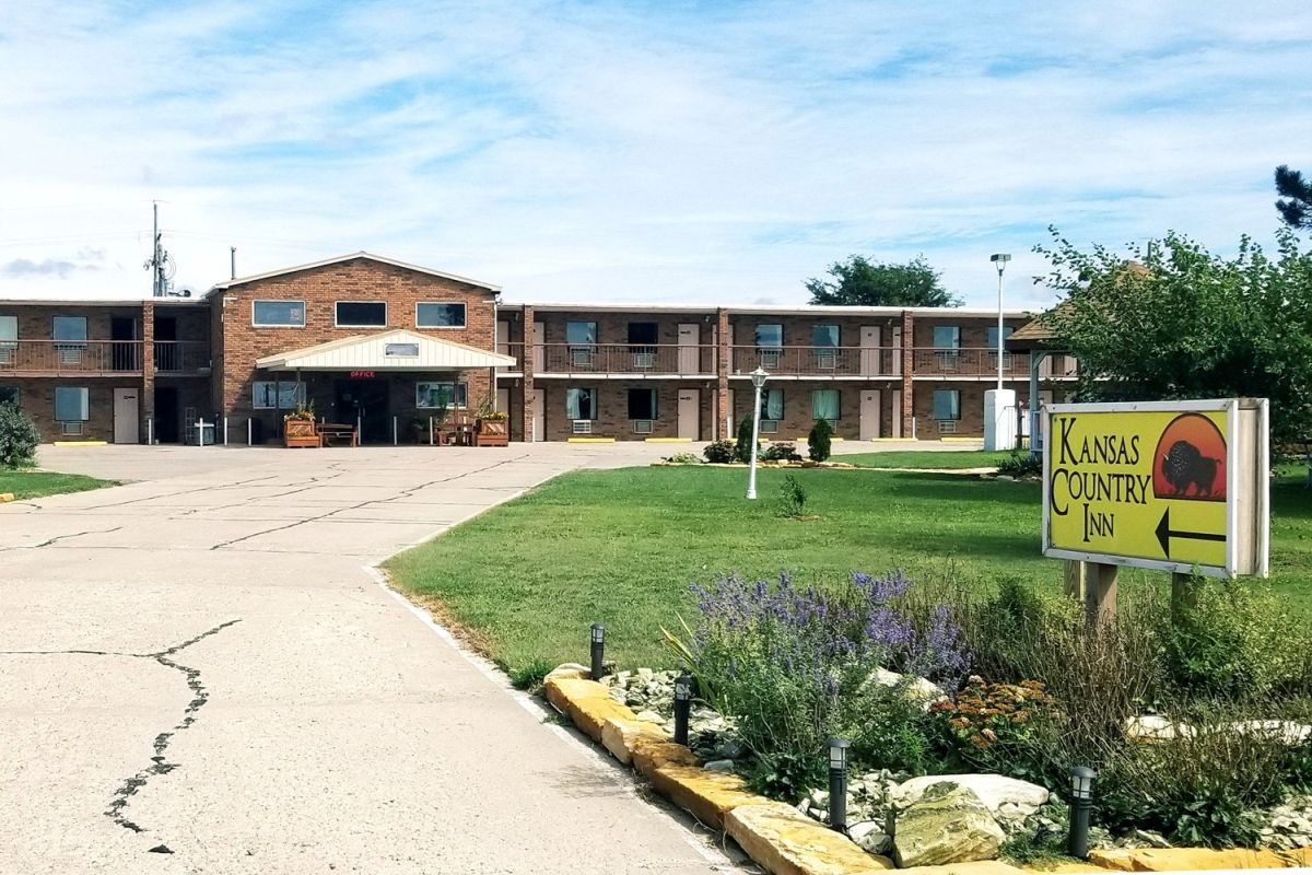 Kansas Country Inn - thumb 0