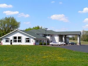 AmeriVu Inn & Suites - Cumberland - thumb 0