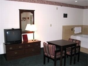 AmeriVu Inn & Suites - Cumberland - thumb 4