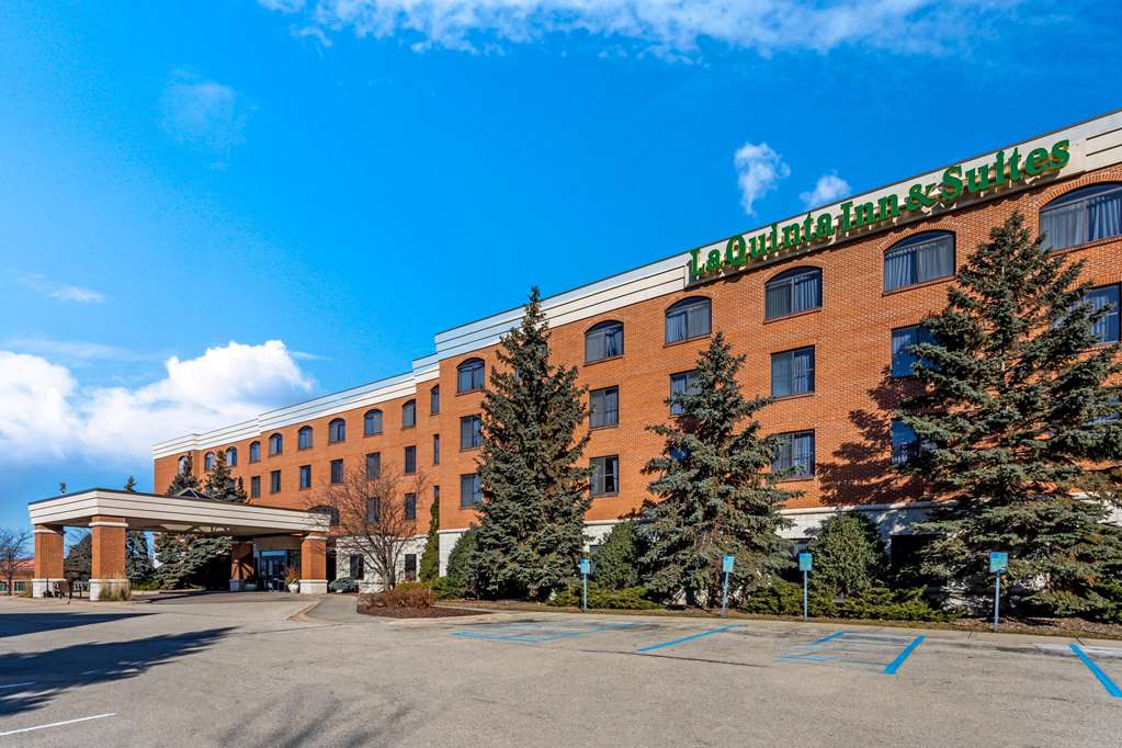 La Quinta Inn & Suites American Center - thumb 0