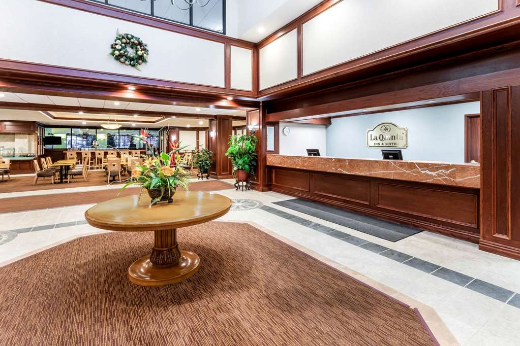 La Quinta Inn & Suites American Center - thumb 2