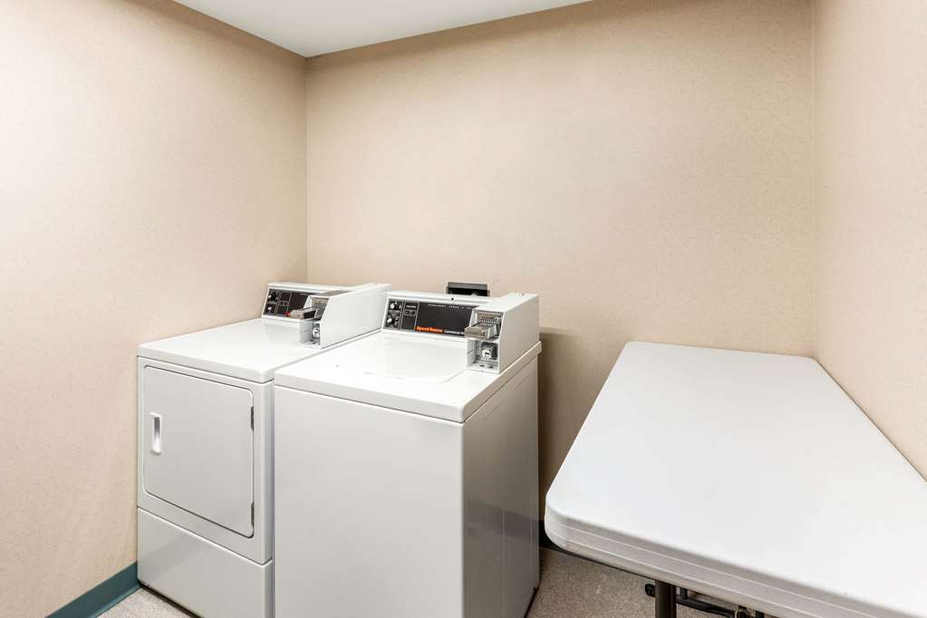 La Quinta Inn & Suites American Center - thumb 17