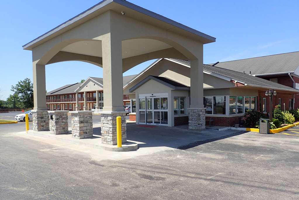 Baymont Inn & Suites Effingham - thumb 0