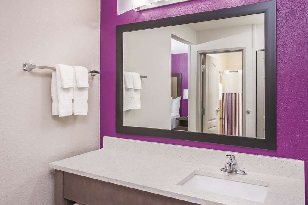 La Quinta Inn & Suites Effingham - thumb 6