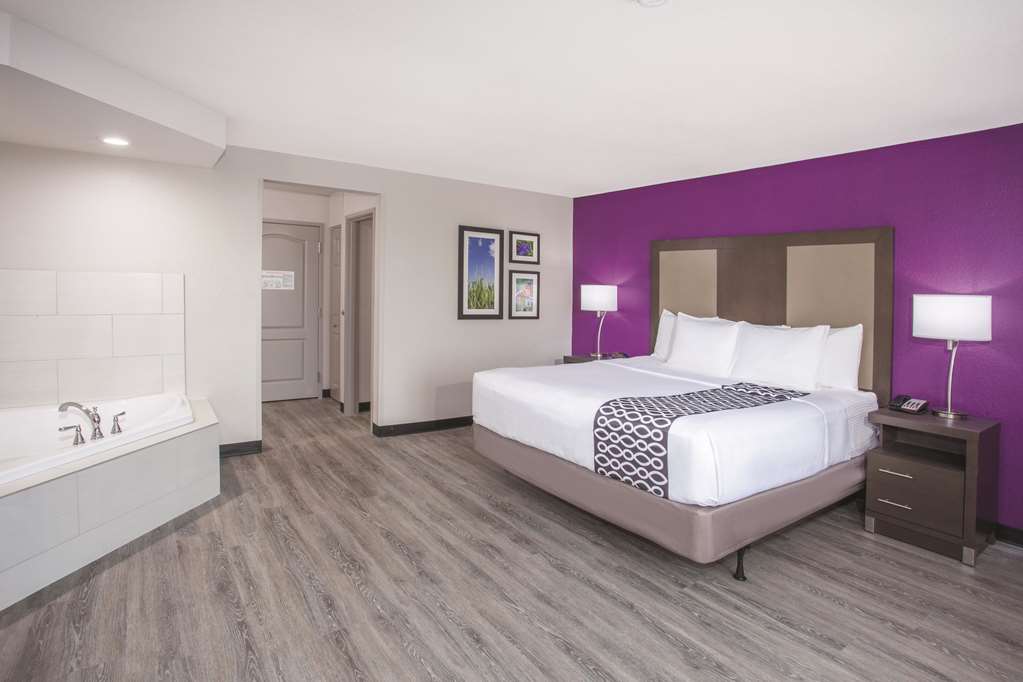 La Quinta Inn & Suites Effingham - thumb 7