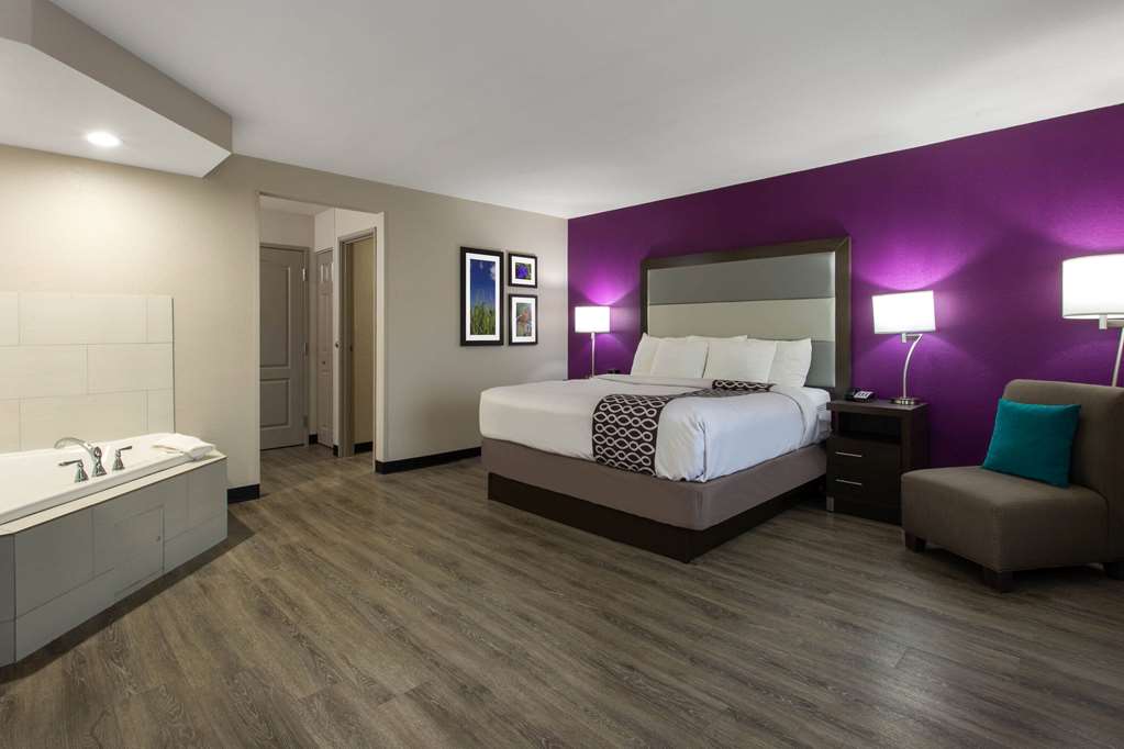 La Quinta Inn & Suites Effingham - thumb 11