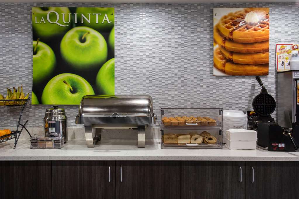 La Quinta Inn & Suites Effingham - thumb 17