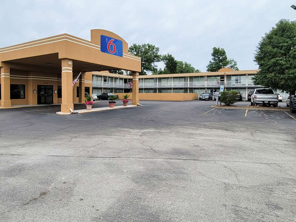 Motel 6 Effingham - thumb 1