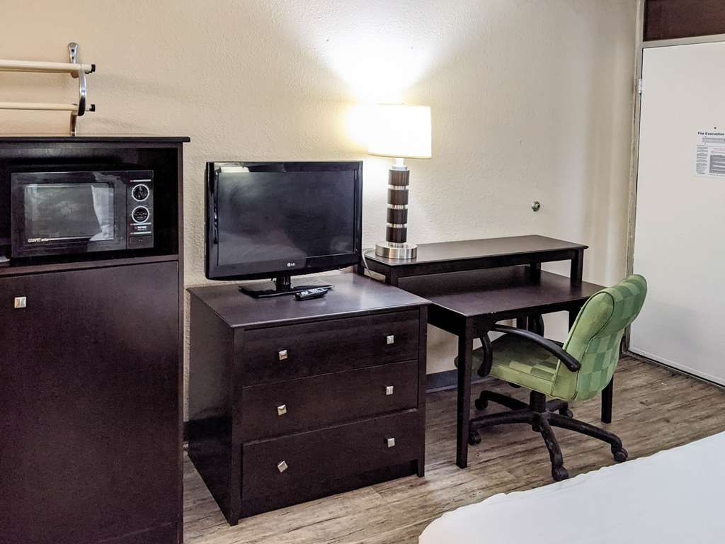 Motel 6 Effingham - thumb 5