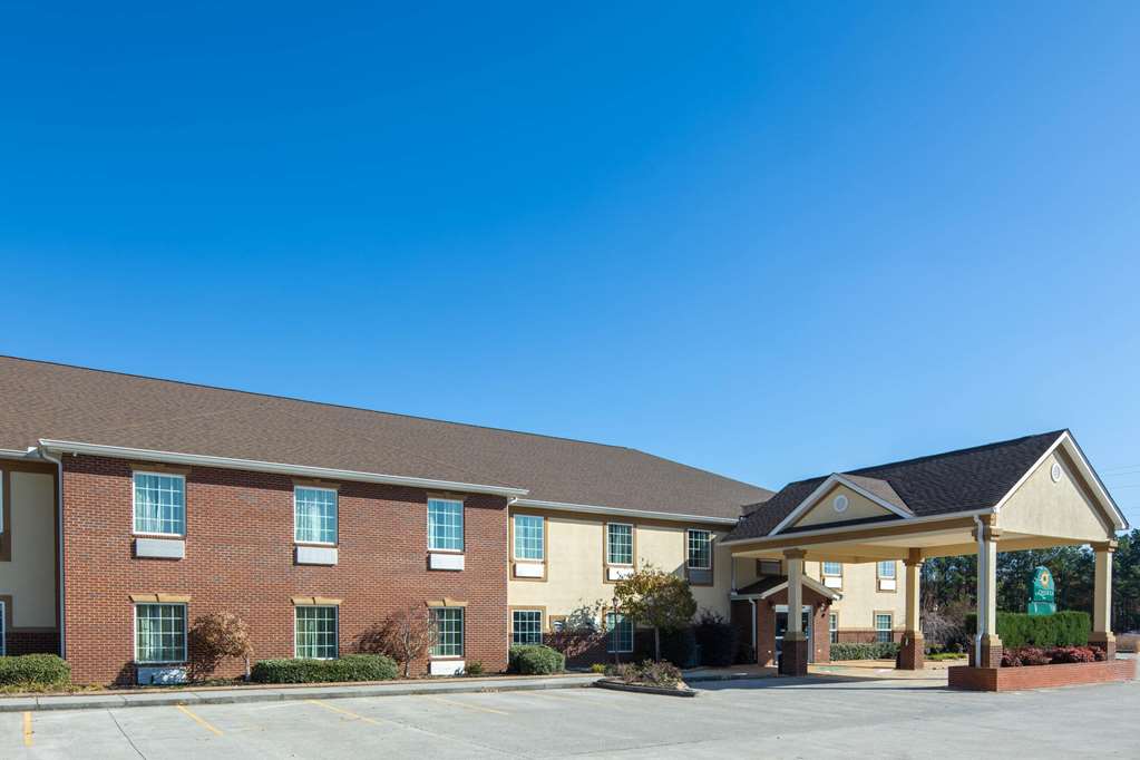 La Quinta Inn Calhoun - thumb 0