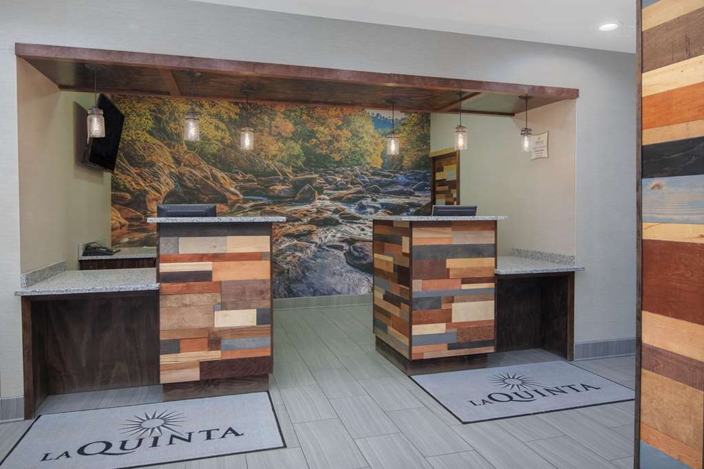 La Quinta Inn Calhoun - thumb 5