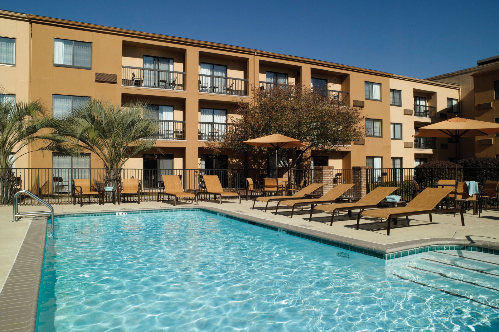 Courtyard By Marriott Macon - thumb 14